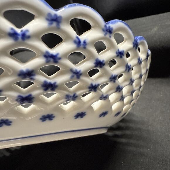 Blue And White Lace Bowl 10 Inches Diameter Centerpiece Statement piece - Picture 8 of 16